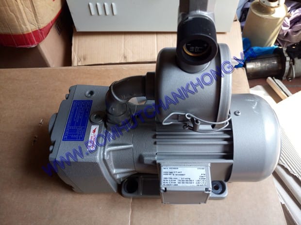 bom hut chan khong chinh hang