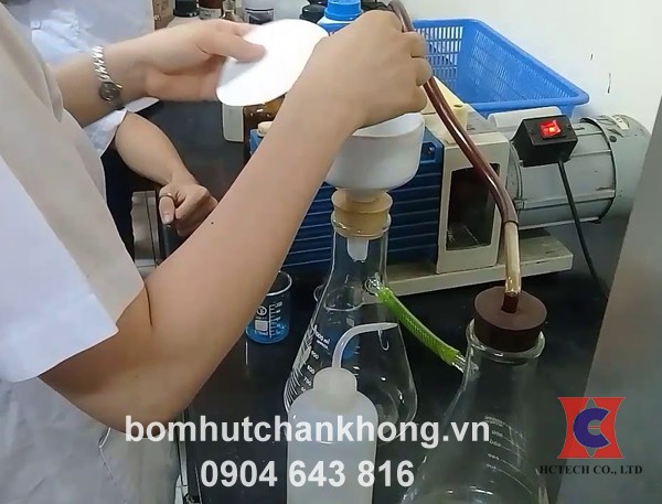 Máy bơm chân không dùng cho lọc chân không