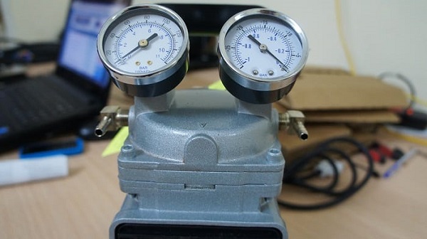 bom hut chan khong trong phong thi nghiem doa p504 bn