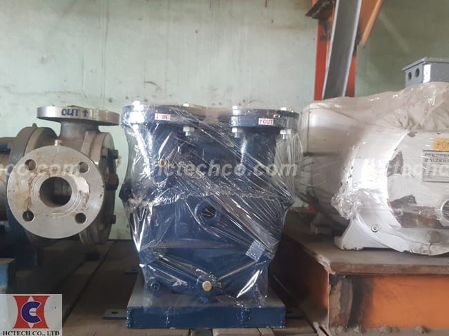 bom hut chan khong vong dau cu 2 dau roi