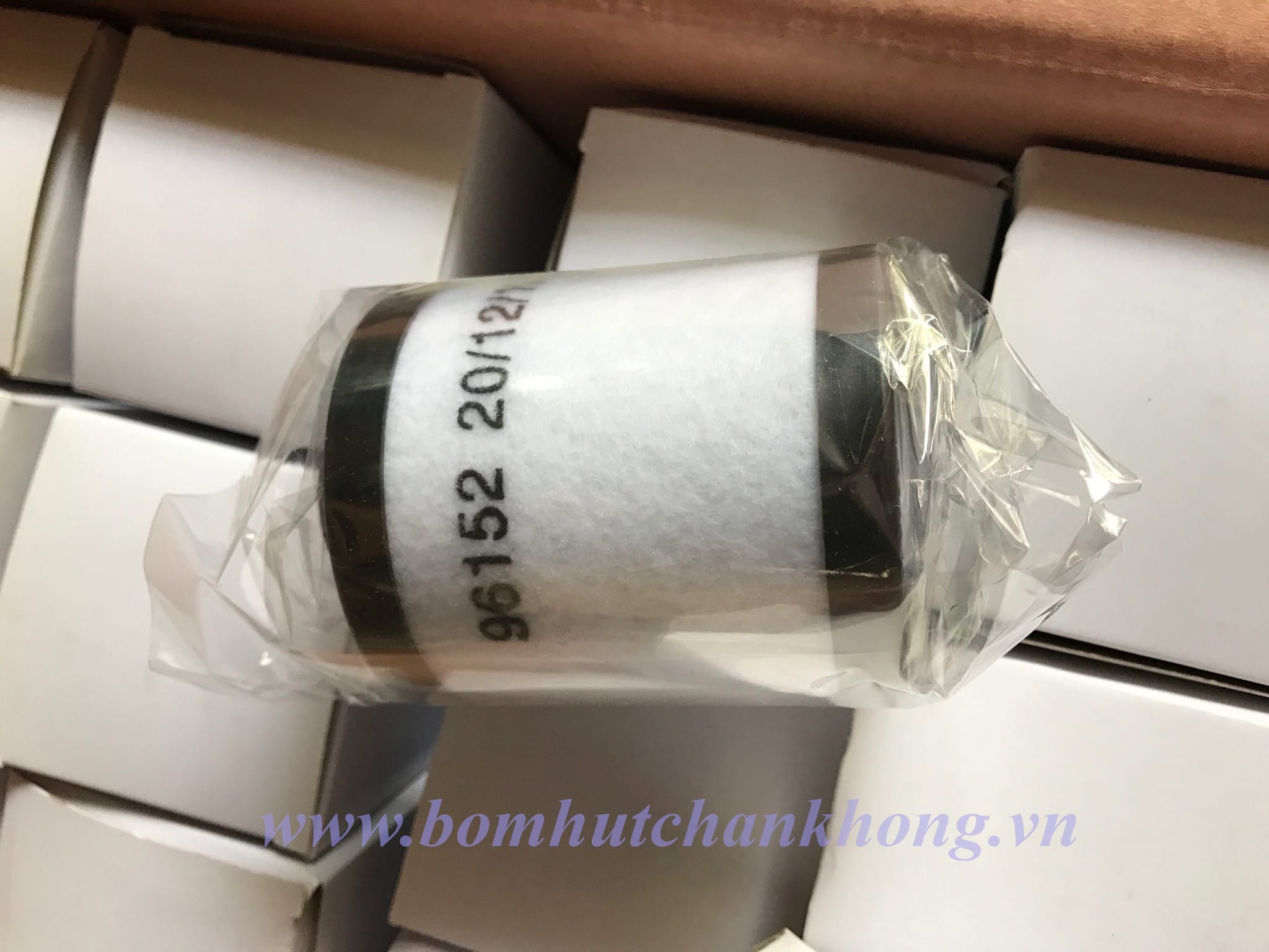 cung cap phu kien chan khong chinh hang