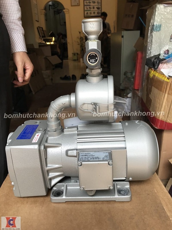 Kiểm tra định kỳ dầu bơm chân không vòng dầu