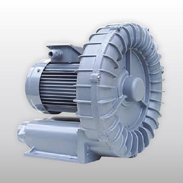 may thoi khi va bom hut chan khong trong san xuat nang luong