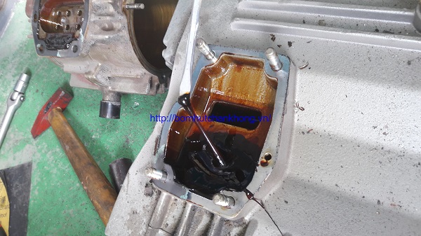 nguyen nhan va cach khac phuc bom hut chan khong vong dau bi dong keo