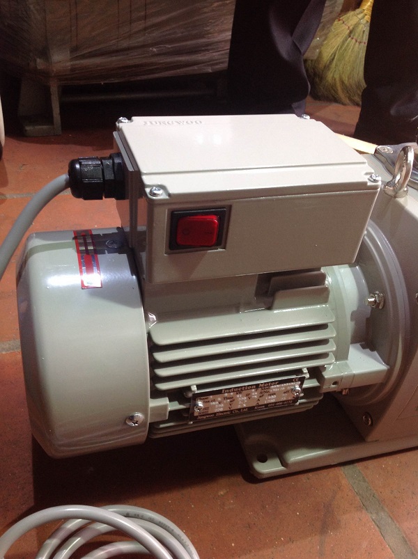 Hình ảnh bơm hút chân không vòng dầu hai cấp WooSung MVP 6