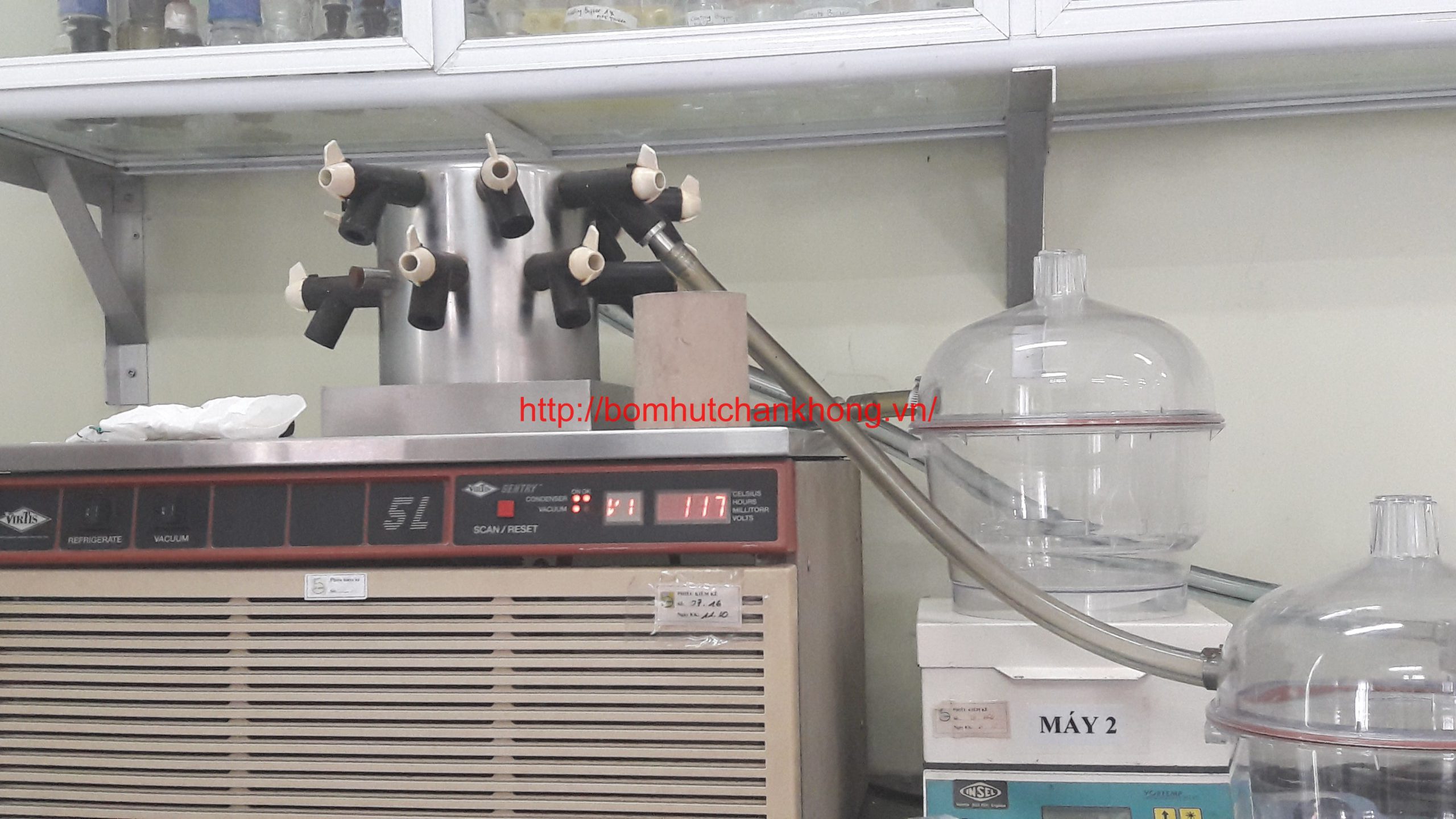 su dung bom hut chan khong vong dau 2 cap