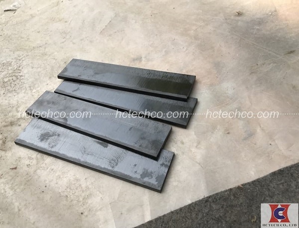 Kiểm tra cánh gạt than bơm chân không 