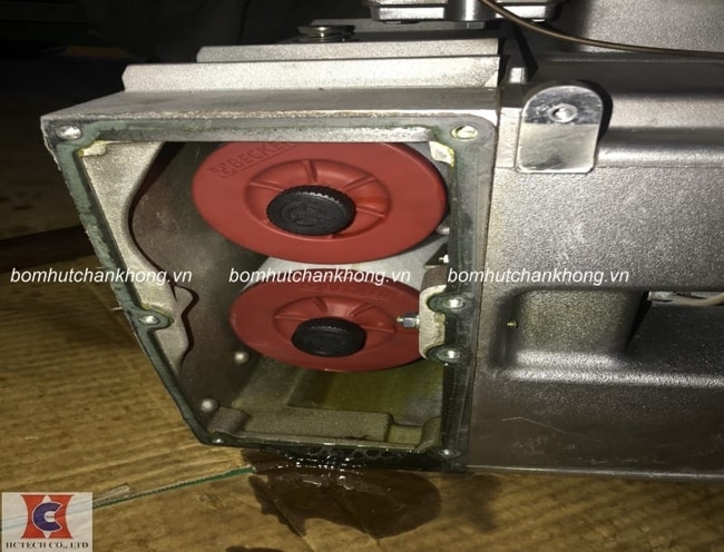 Lọc tách dầu chân không của bơm Becker hư hỏng