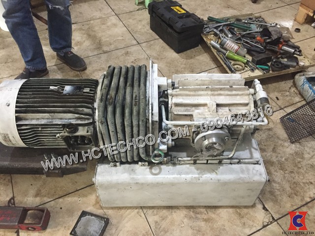 sua chua bom chan khong vong dau sogevac