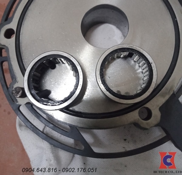 Thay thế vòng bi và làm sạch mặt cho bơm