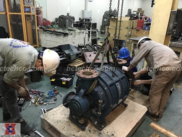 Kỹ thuật của HCTECH tiến hành sửa chữa bơm