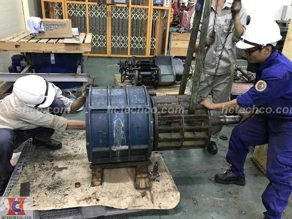 Giai đoạn 1: Thực hiện sửa xong bơm chân không vòng nước số 1