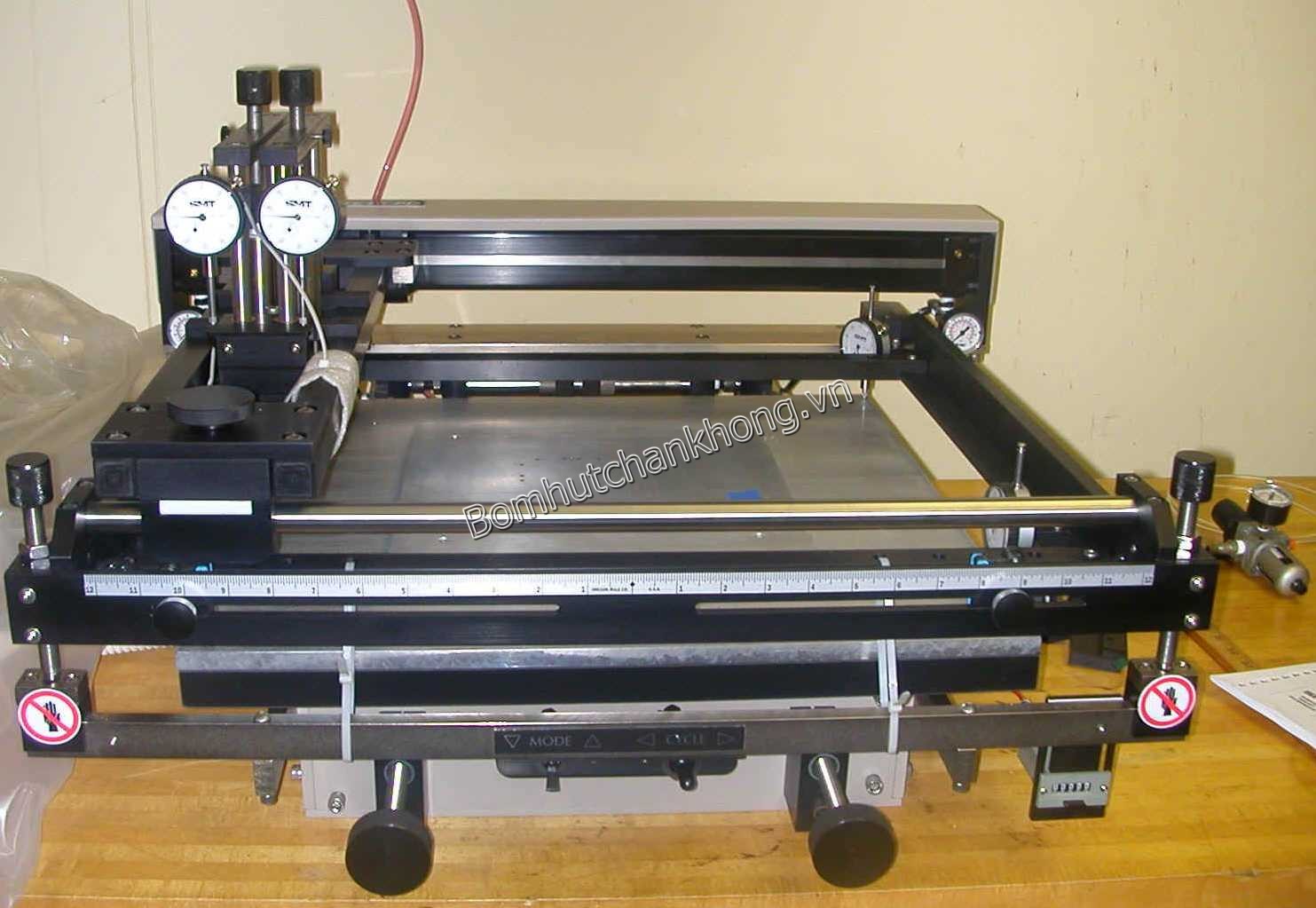 ung dung bom hut chan khong trong nganh in an