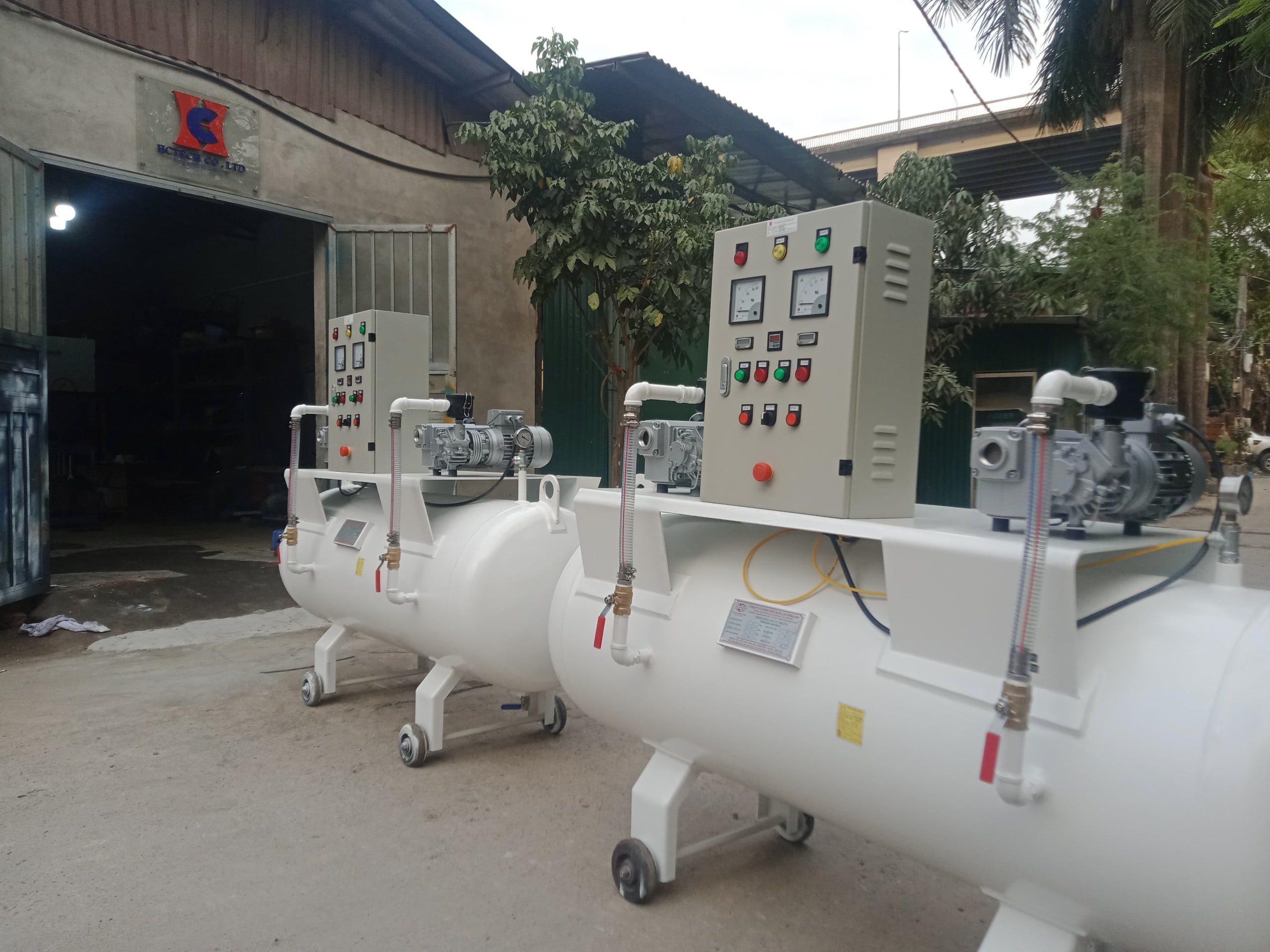 hoan thien he thong bom chan khong