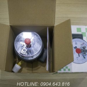 Đồng hồ được đóng gói cẩn thận trong hộp