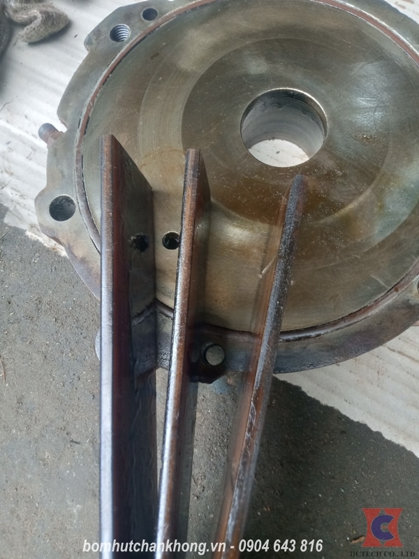 Cánh gạt bơm chân không bị mài mòn