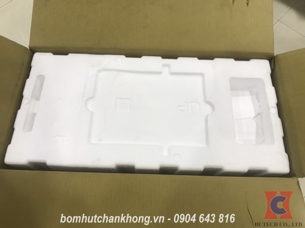 Bơm được bọc cẩn thận bằng lớp carton và thùng xốp
