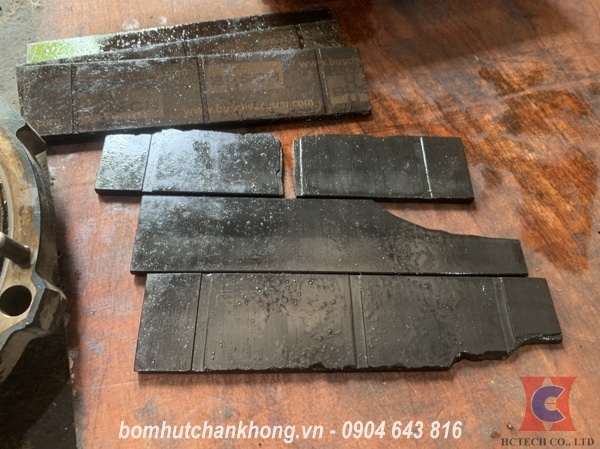 Cánh gạt bơm chân không bị gãy vỡ