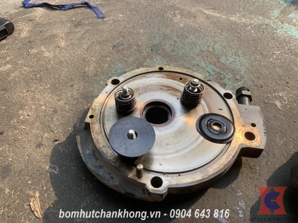 Kiểm tra và thay thế van một chiều của bơm Busch