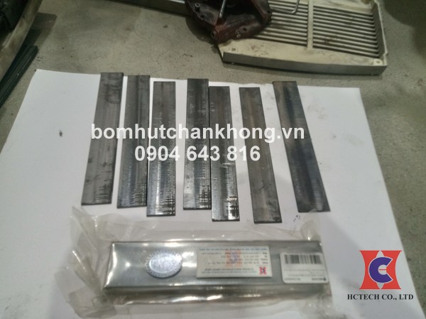 Thay thế cánh gạt cho máy bơm chân không