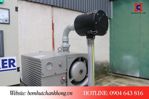 Bơm chân không Becker trang bị lọc khí đầu vào
